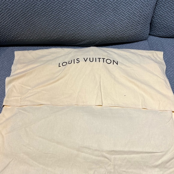 Luis Vuitton monogram garment carrier bag. - Picture 9 of 9